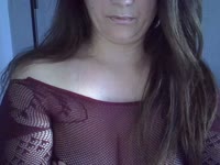 Een vrijgezelle spannende milf die van avontuurtjes en fantasietjes houdt. Om te delen of om de jouwe te horen.