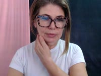 I am a mature woman who loves to be naughty. Do you wanna get naughty together?