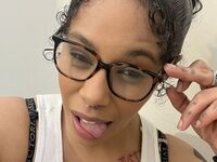 webcam girl chatroom DesiraeLuciano