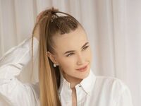 camgirl webcam pic AdelineCamelin