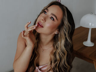 camwhore shaving pussy AimeeHout