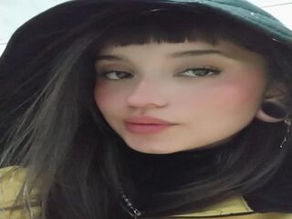 nude webcam girl AliceMorely
