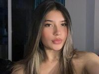 topless webcam girl AmberBustamante