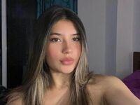 masturbating camgirl AmberCantillo