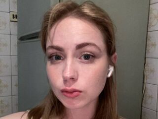 camgirl showing pussy AmiNahha