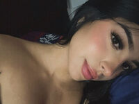topless cam girl AnaiaMoon