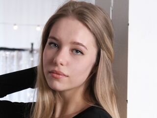 naughty camgirl fingering pussy AnnetteMajid