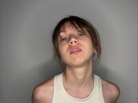 live webcam model AraBarks