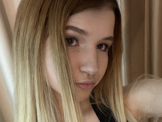 camgirl masturbating AraPosey