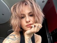 fingering girl cam BellaFoxyy