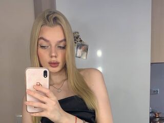 hot strip tease web cam BonnieBlanc