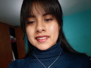 naked camgirl masturbating BushEve