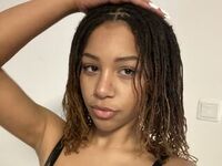 beautiful webcam girl CadeyMir