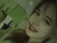 naughty camgirl masturbating with vibrator CamelliaVega