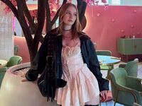 hot cam girl fingering pussy CandiFerretti