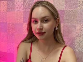 free chat CarolineCoxy