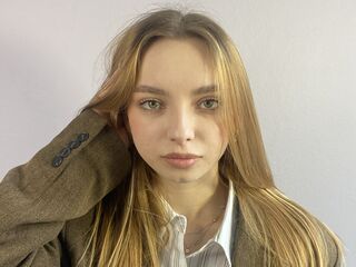 camslut masturbating ChariseKuhnke