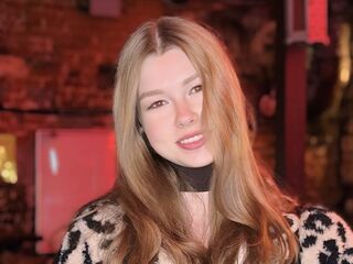 girl webcamsex DainaThroneberry