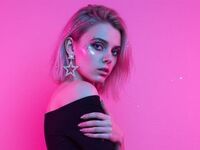 cam slut video chat DaiseyNovotny