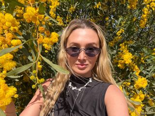 free liveshow DelaineClowerd