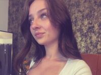 camwhore fingering shaved pussy DeliaAmour