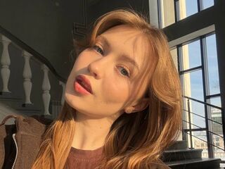 cam girl masturbating with dildo DenaeMckendrick