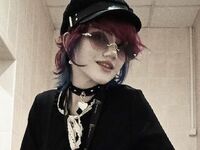 beautiful girlcam ElanorCiolek