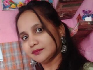 naked camgirl photo EmiliaWalker