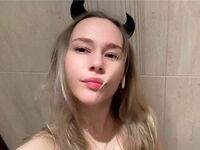 hot cam girl masturbating with vibrator GillianBaskett