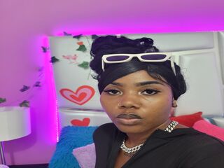 nude webcamgirl pic HaddyleyMonroe
