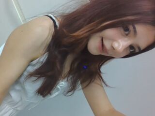 beautiful webcamgirl HoaBuis