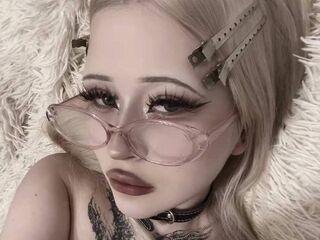 camgirl playing with dildo IraidaFairleigh
