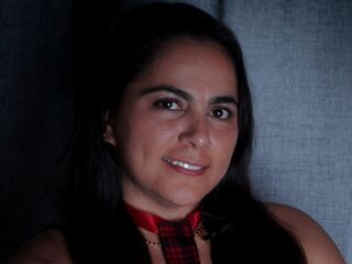 naughty camgirl masturbating with vibrator JasminVerona