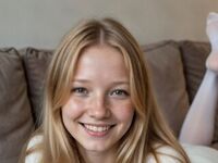 naughty cam girl masturbating with dildo JohnaCrivello