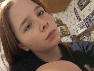 naked girl with webcam masturbating with dildo KailaBergh