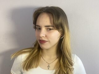 live chatroom KeiraBau