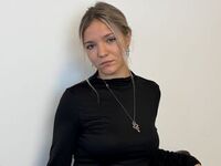 nude gamgirl KeiraTullier