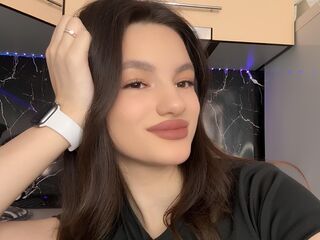 girl showing tits KendraMatrone