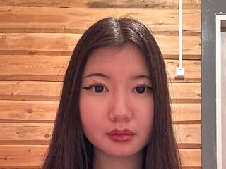 camslut fingering shaved pussy KenishaFaylor