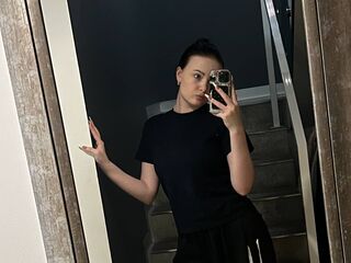sex cam show KiraBentley