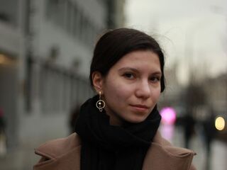 girl shaving pussy KiraReddel