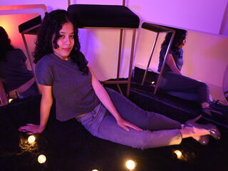 chat room webcam KyaraLux