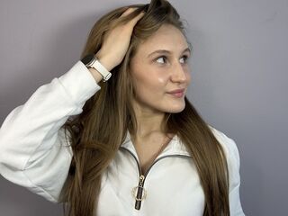 camwhore fingering pussy LatrinaBrounson