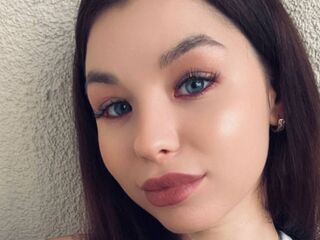 camgirl spreading pussy LaurinaBliss