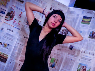 live strip tease show LayraNoir
