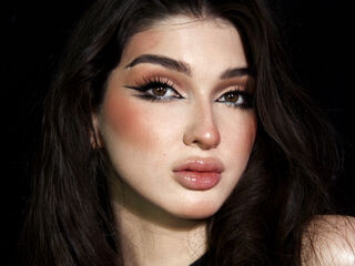 nude cam girl pic LeilaMyers