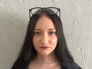 hot girl live webcam LessyLuiz