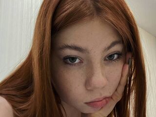 camgirl showing tits LilianBarfield