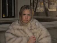 camgirl playing with sex toy LilliaFowler