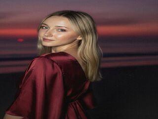 naked girl with webcam fingering pussy LillieMajamay